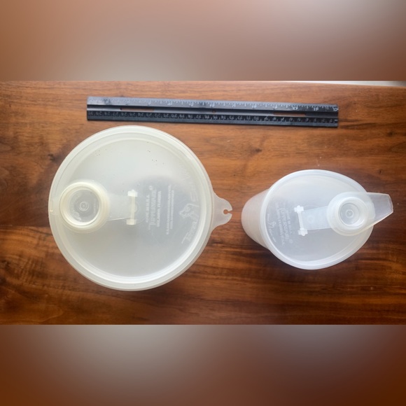 Vintage White Tupperware ,Two Store and Pour with Lids, Tupper Seal, Sweet Saver - Picture 4 of 6